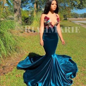 Prom dress for sell (never worn)